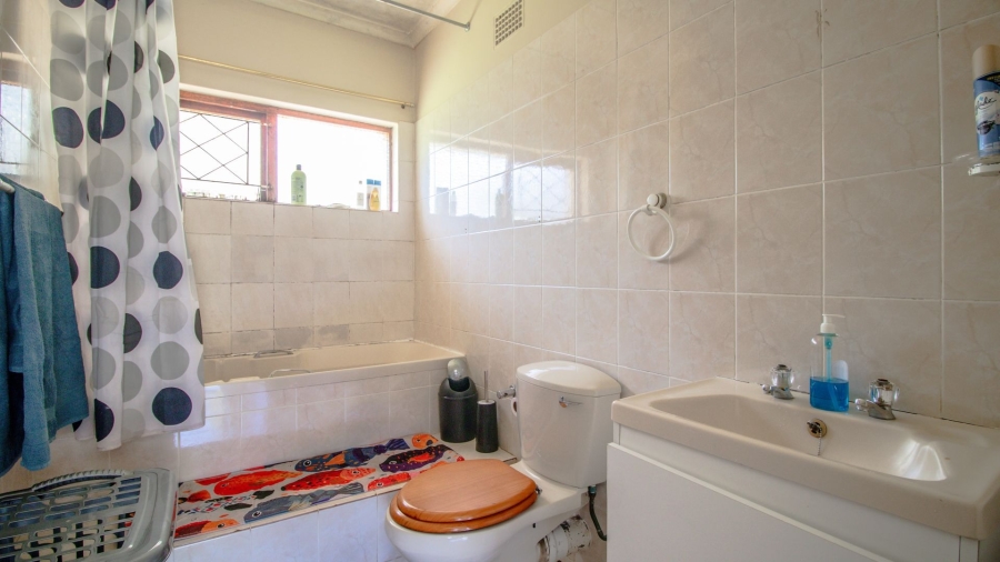 3 Bedroom Property for Sale in Bonza Bay Eastern Cape